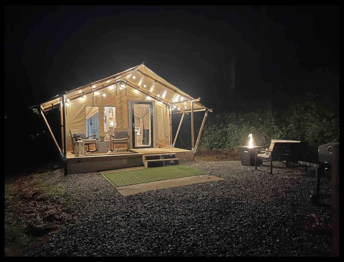 ホテル Firefly Season Glamping セバービル エクステリア 写真
