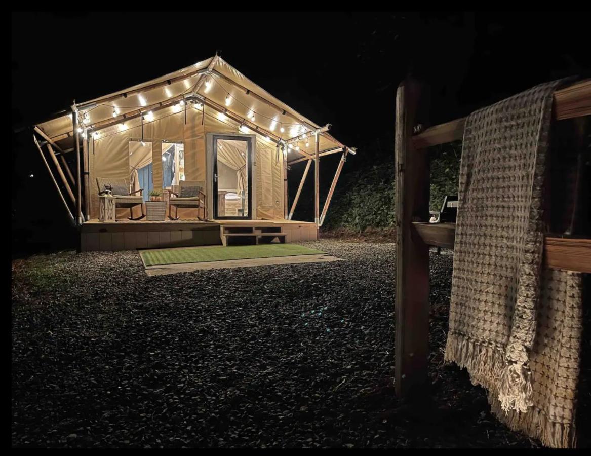 ホテル Firefly Season Glamping セバービル エクステリア 写真