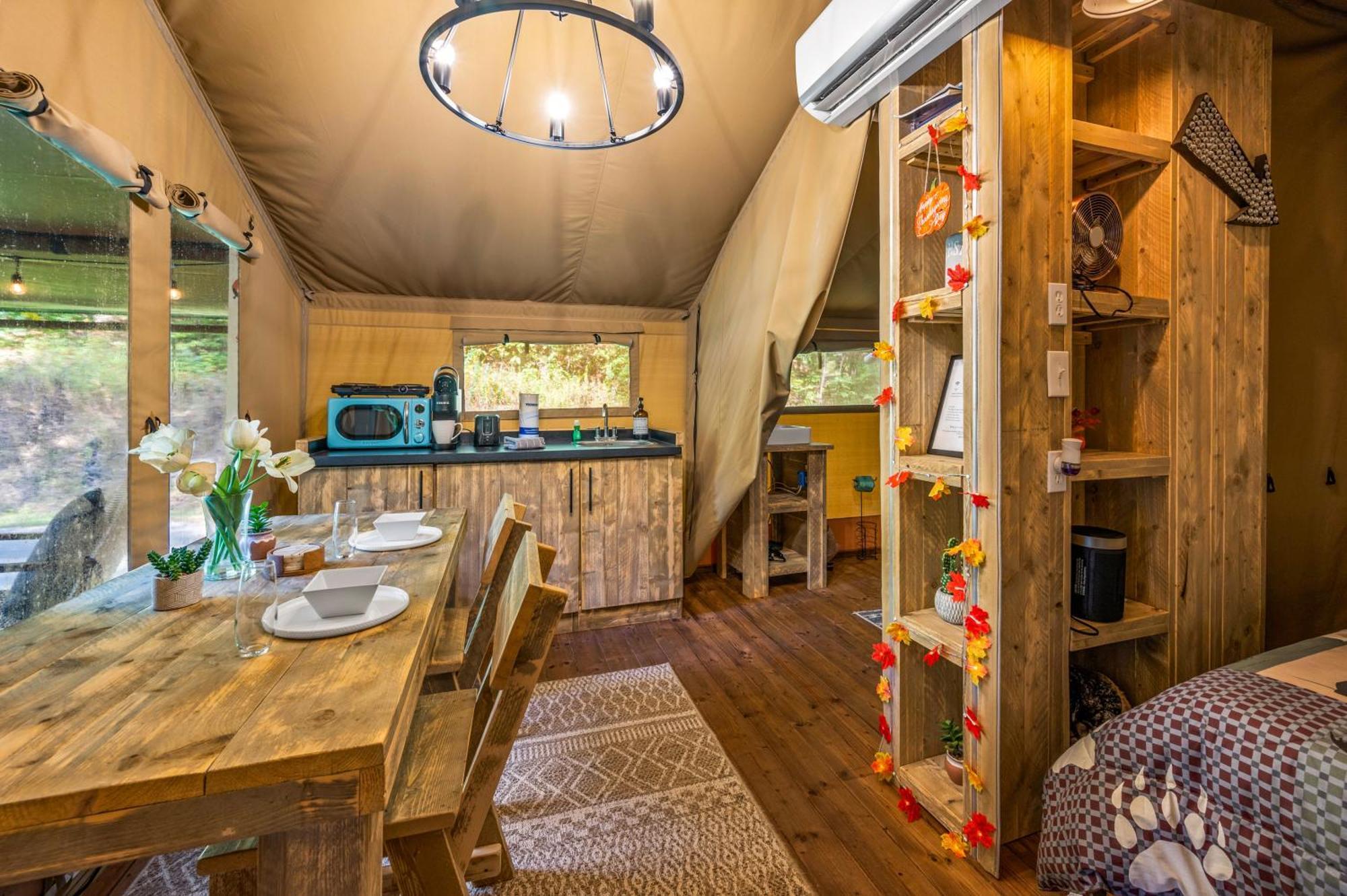 ホテル Firefly Season Glamping セバービル エクステリア 写真