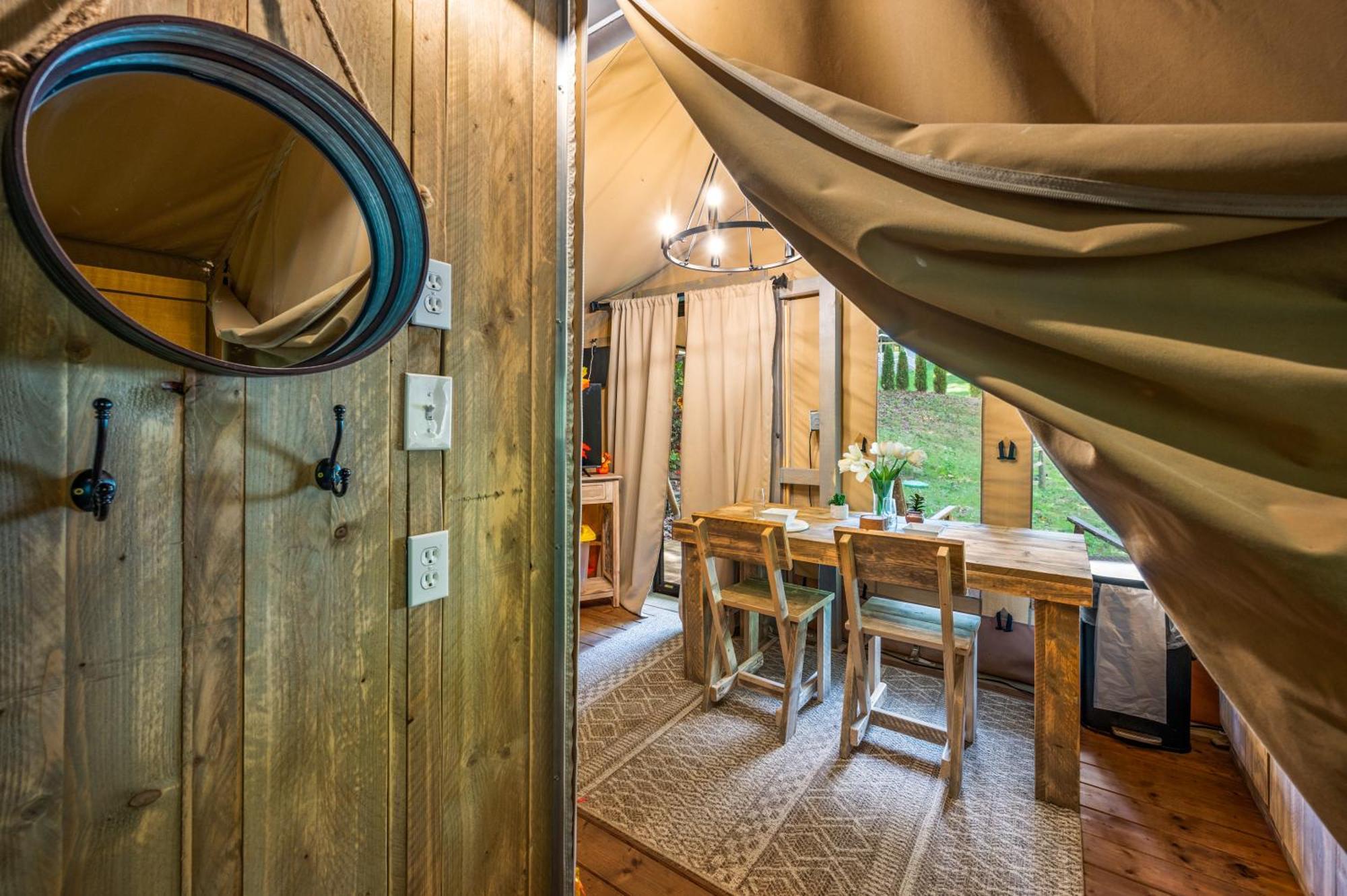ホテル Firefly Season Glamping セバービル エクステリア 写真