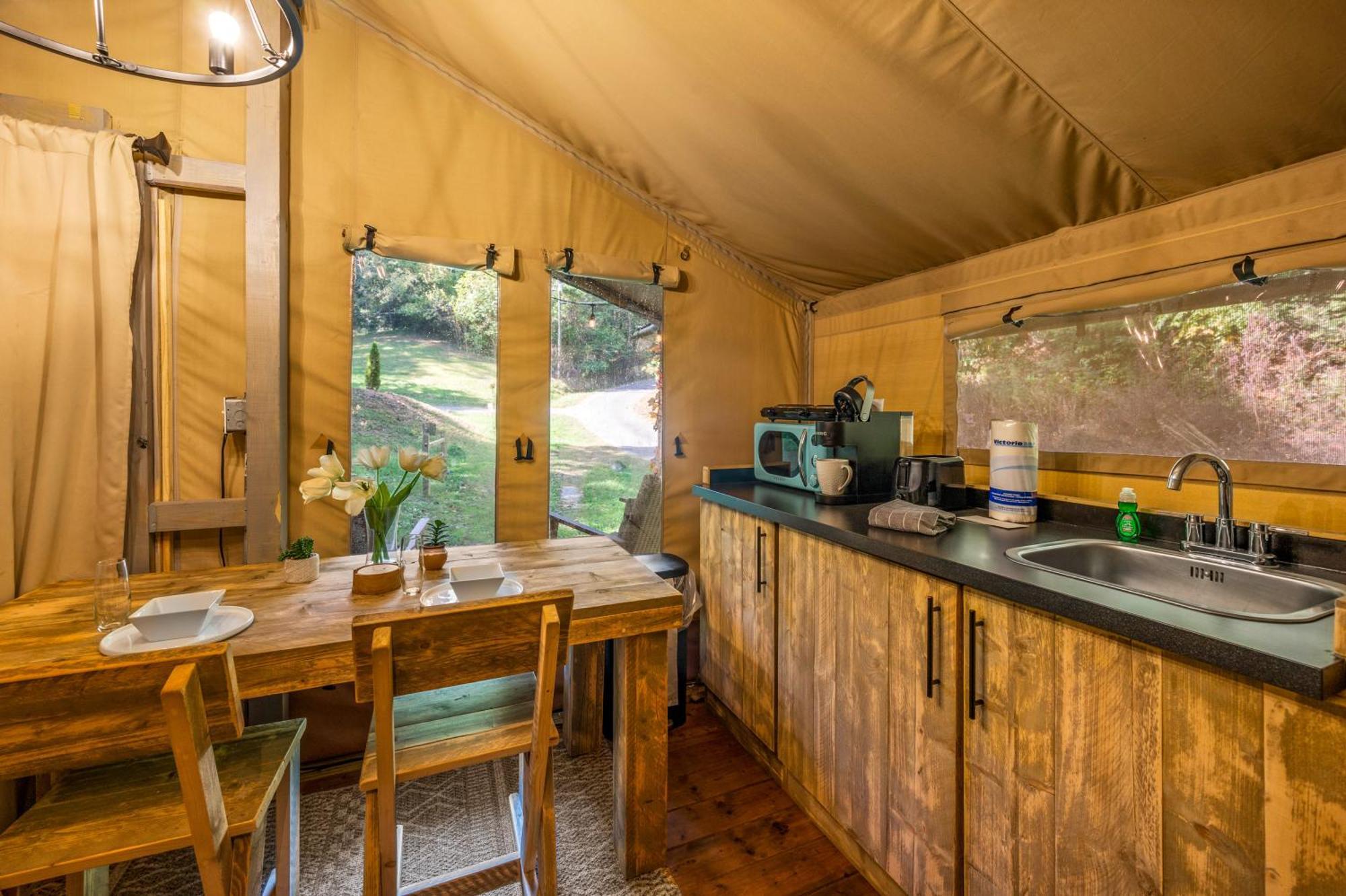 ホテル Firefly Season Glamping セバービル エクステリア 写真